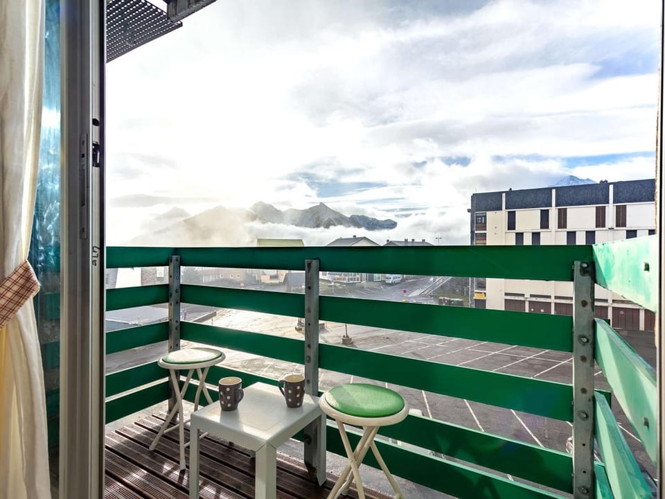 Studio 4 pers. avec balcon et accès direct aux pistes à Saint-Lary-Soulan - FR-1-296-488 Apartment in Saint-Lary-Soulan