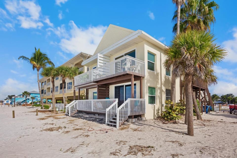 Capri Condo D Apartment in Bradenton Beach