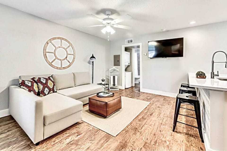 Global Cup Near Deep Ellum Downtown Dallas Flat Apartment in Dallas