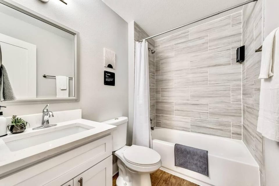 Global Cup Near Deep Ellum Downtown Dallas Flat Apartment in Dallas
