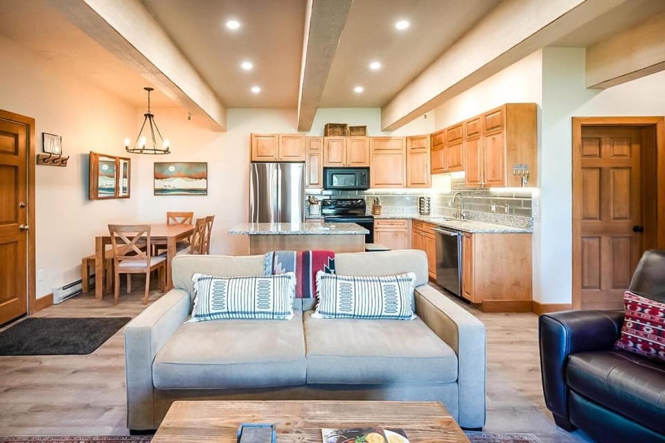 Cozy Ketchum Condo - Walk to Everything! House in Ketchum