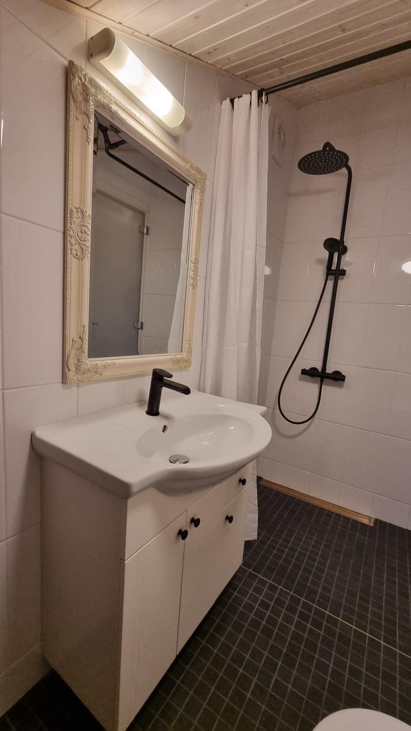 Shower, Bathroom