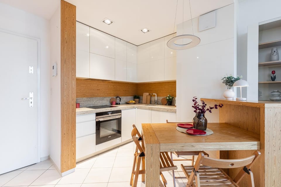 Kitchen or kitchenette, oven, stove