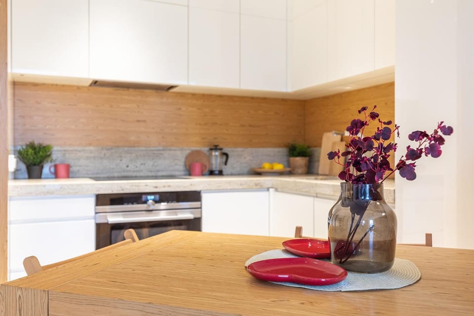 Kitchen or kitchenette, Food and drinks, Dining area, Food, minibar, stove