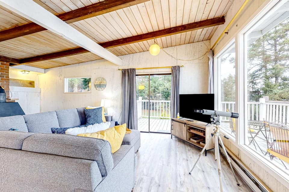 Eagles' Oceanview House in Puget Sound