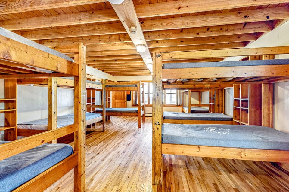 Grey Eagle Apartment hotel in Black Mountain