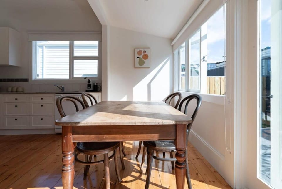 Cute & Comfortable Cottage: Near City with Parking House in Launceston