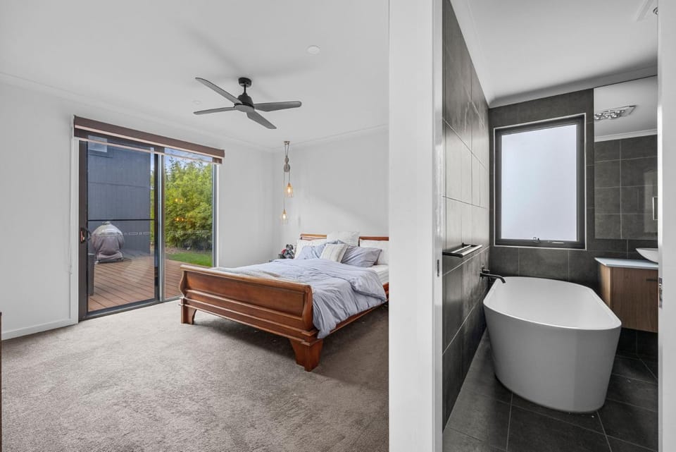 Sandy Feet Retreat House in Inverloch