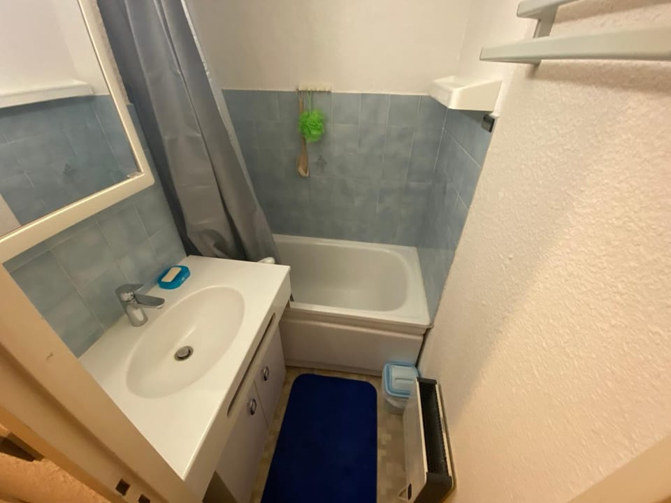 Appartement familial proche centre avec balcon et parking - FR-1-693-99 Apartment in Châtel