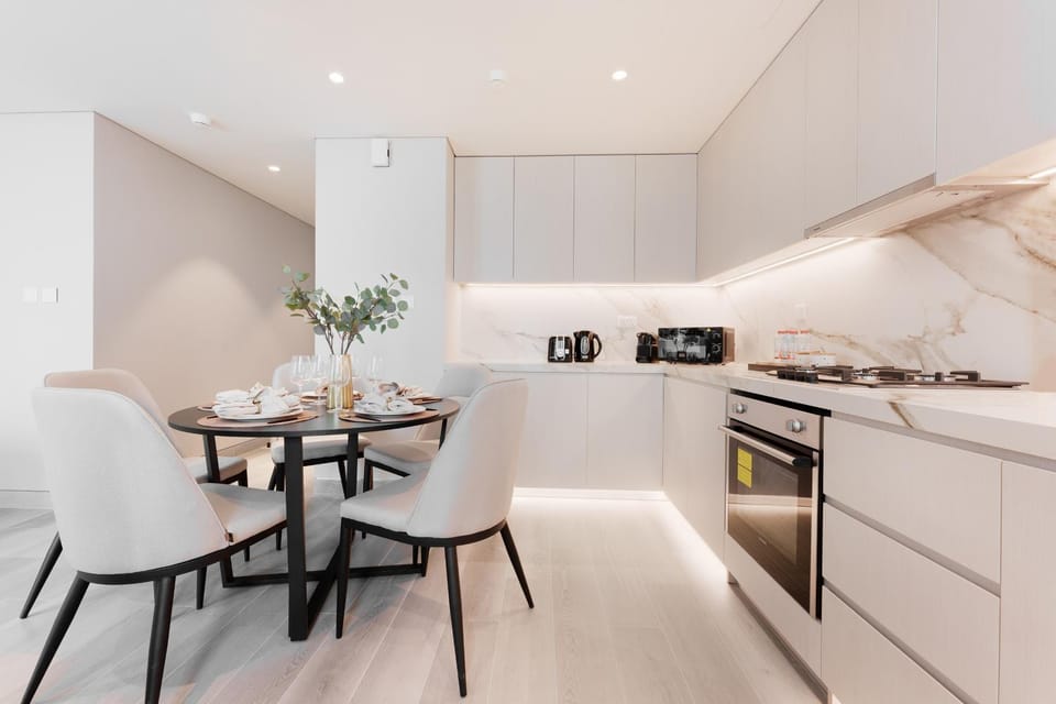 Kitchen or kitchenette, Dining area, stove, toaster