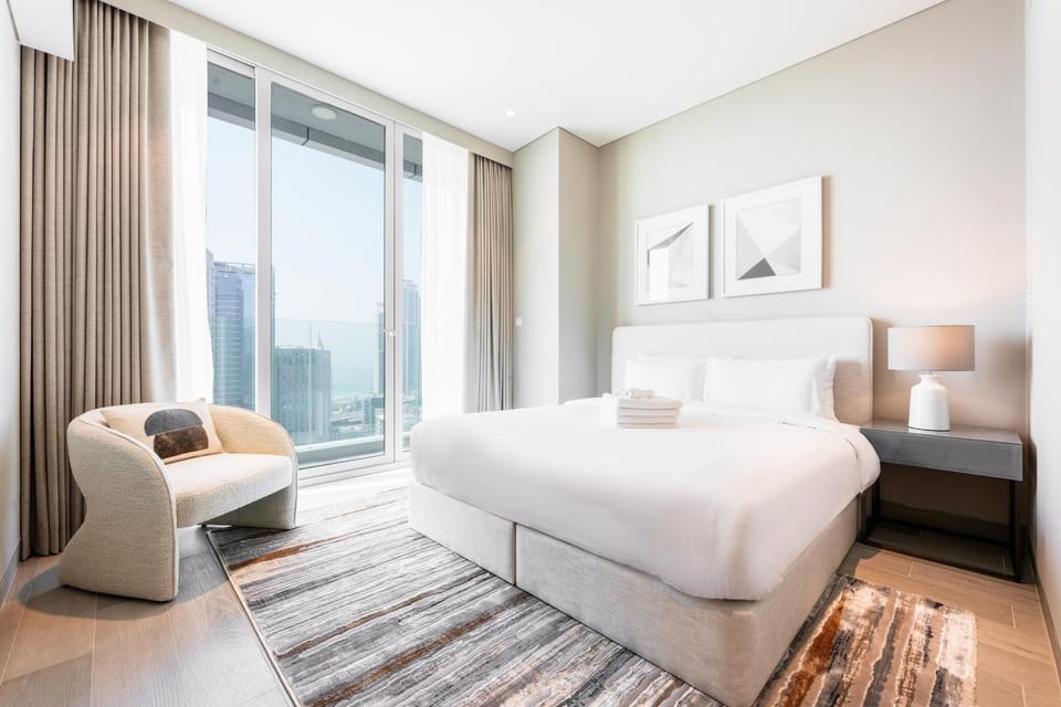 Bed, Photo of the whole room, Seating area, Bedroom