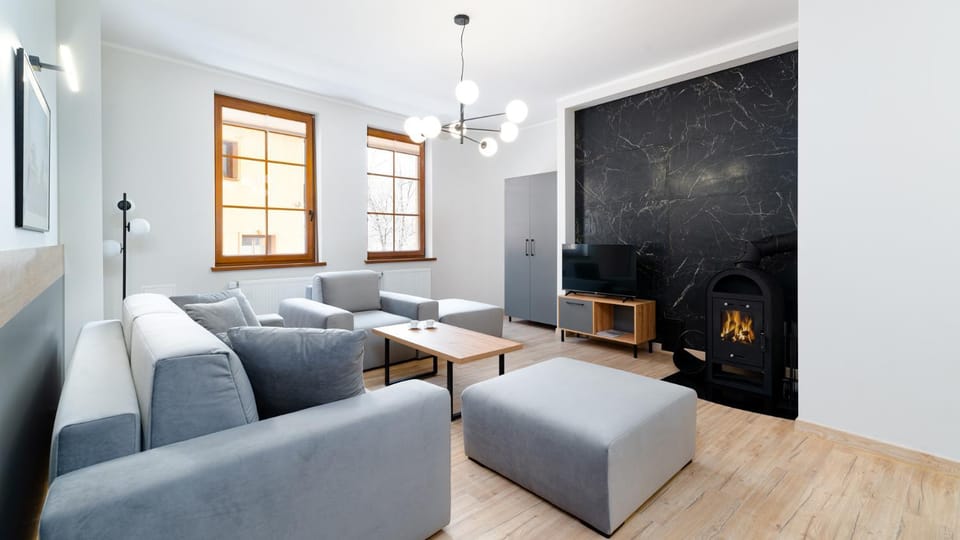 TV and multimedia, Living room, Seating area, flat iron