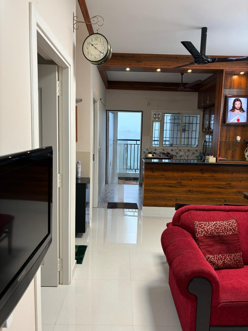 TV and multimedia, Living room, Seating area, fireplace