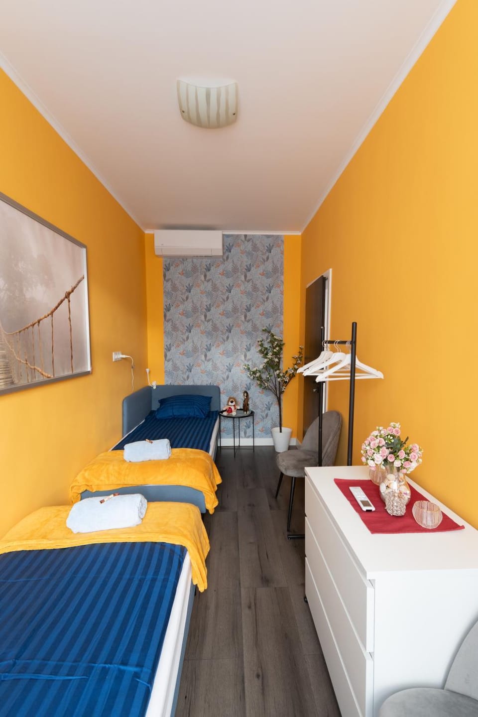 Bed, Bedroom, towels, air conditioner