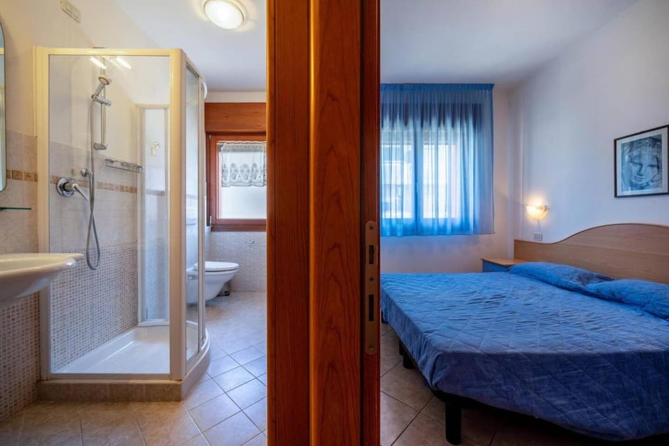 Bathroom, Photo of the whole room
