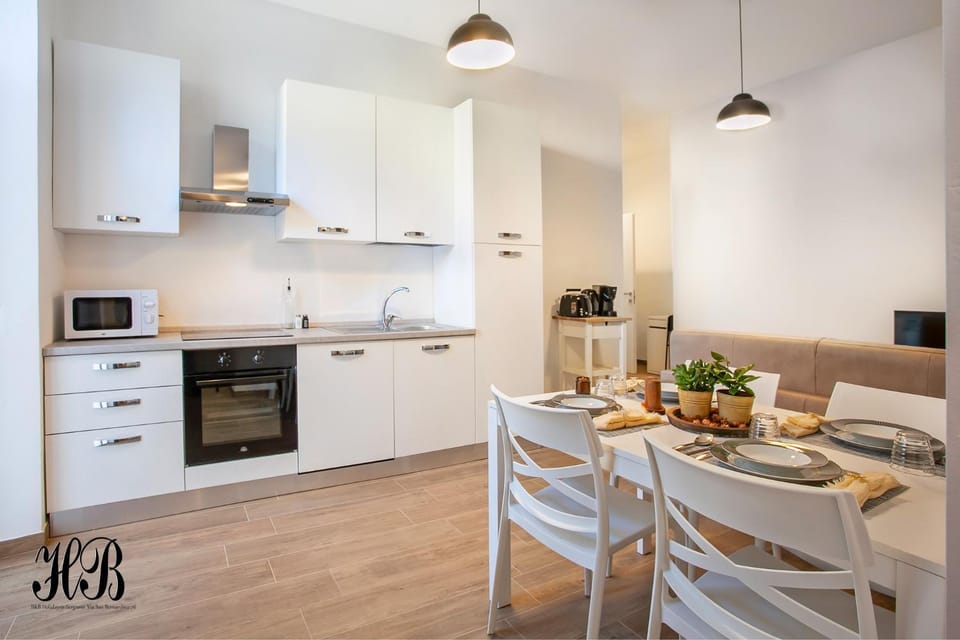 TV and multimedia, Coffee/tea facilities, Dining area, dishwasher, oven, stove, toaster