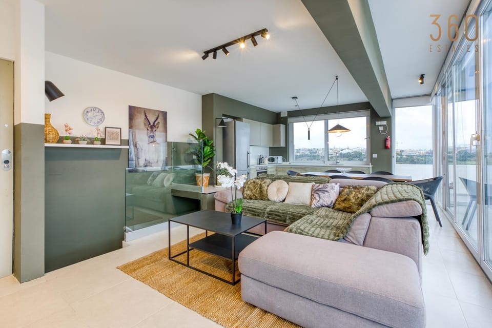 Kitchen or kitchenette, Living room, Seating area, Dining area