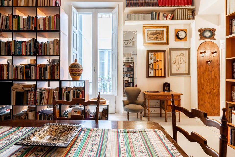 Living room, Seating area