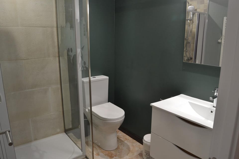 Shower, Toilet, Bathroom