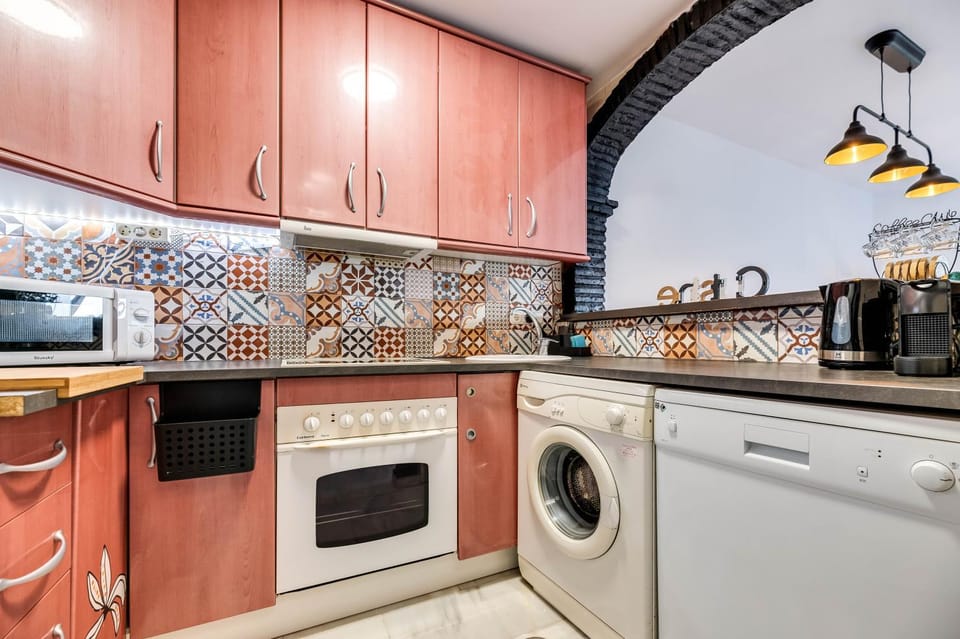 Coffee/tea facilities, Kitchen or kitchenette, dishwasher, minibar, pet friendly, stove, washing machine