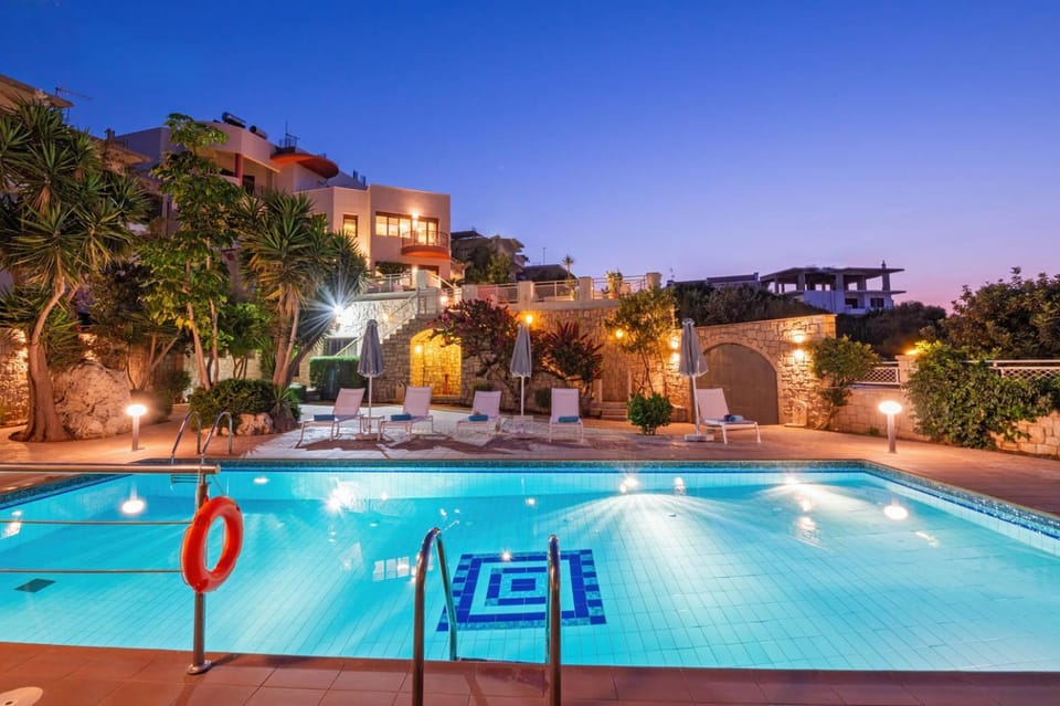 Property building, Pool view, Swimming pool, sunbed