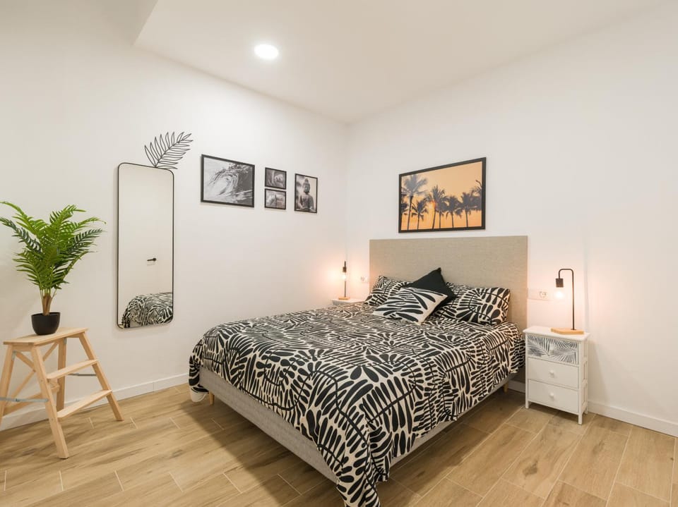 Bed, Bedroom