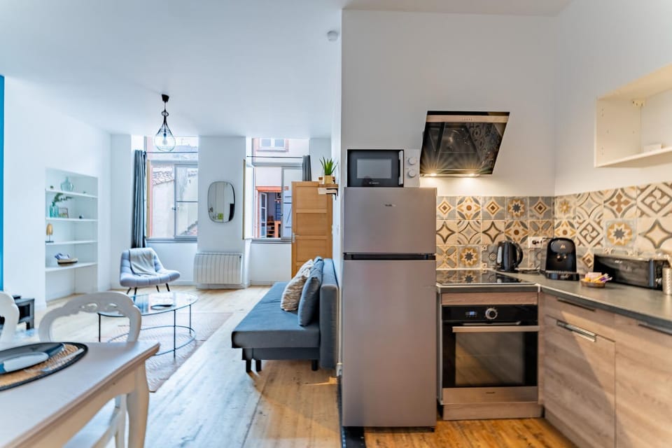 Coffee/tea facilities, Kitchen or kitchenette, Living room, Seating area, Dining area, dishwasher, minibar, oven, pet friendly, stove, toaster, kitchen, kitchen