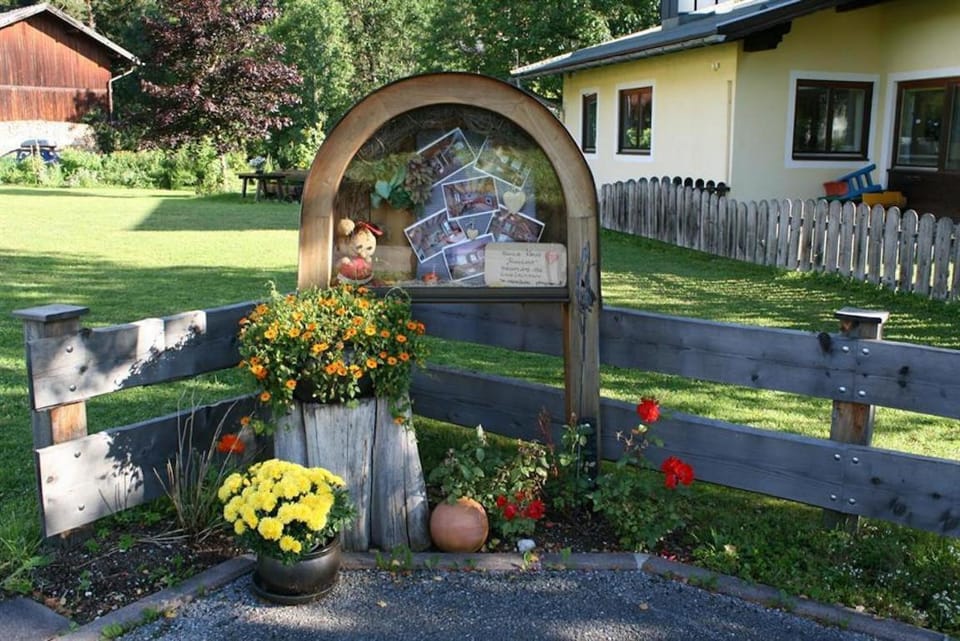 Day, Garden
