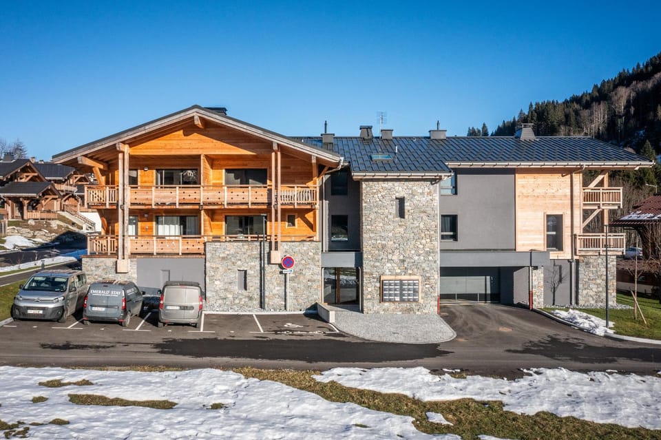 Property building, Location