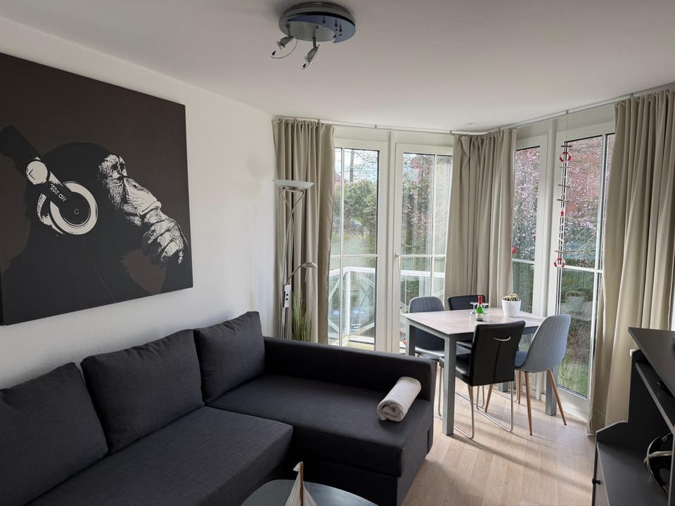 Living room, Seating area, Dining area
