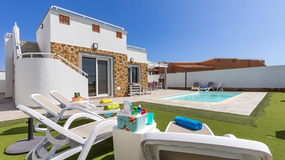 CASA LOTTIE Villa in Maxorata