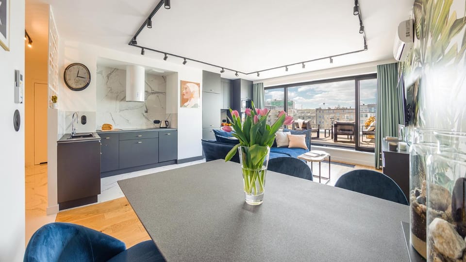 Kitchen or kitchenette, Living room, Seating area