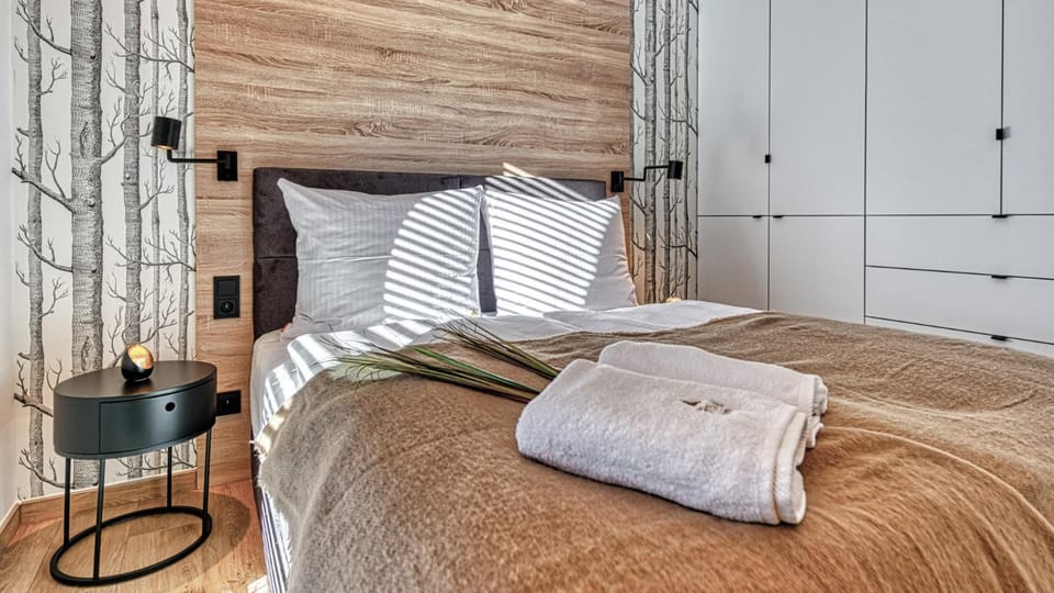 Bed, Bedroom, towels, wardrobe