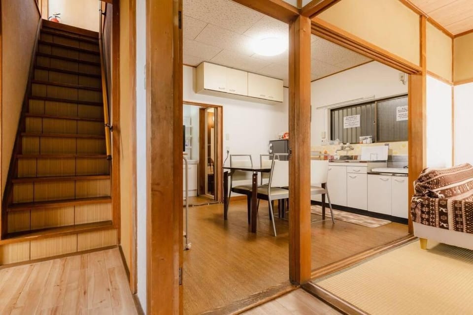 HAT京終、京終駅徒歩４分。奈良公園・奈良町へ行くのにおすすめ！ Apartment in Japan