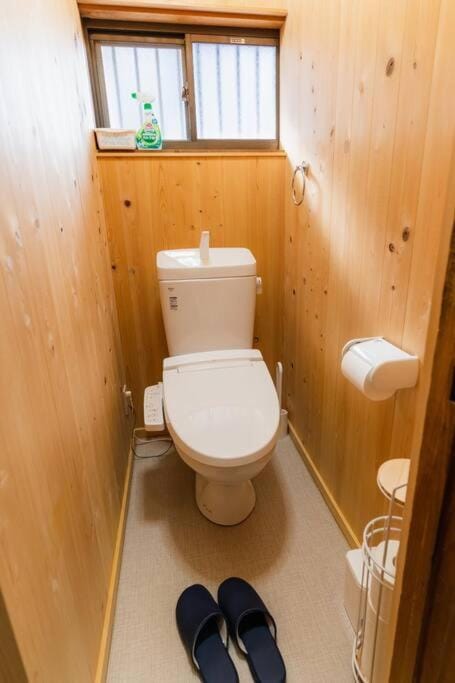 HAT京終、京終駅徒歩４分。奈良公園・奈良町へ行くのにおすすめ！ Apartment in Japan