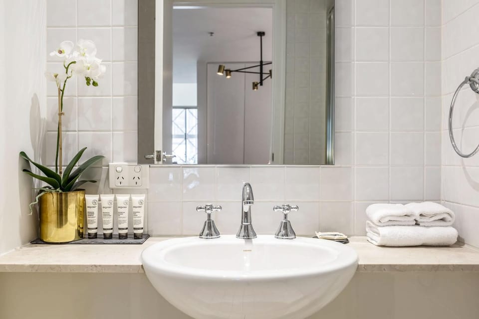 Bathroom, towels