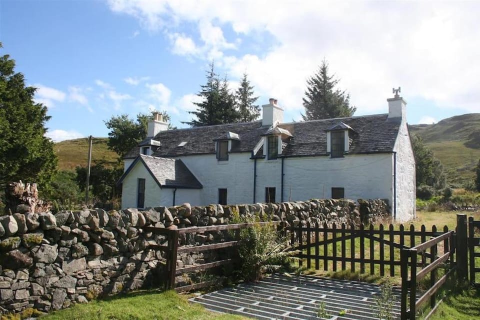 Barrachandroman Farmhouse House in Scotland