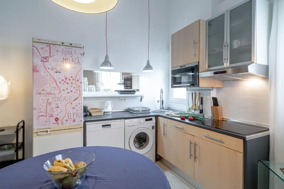 Kitchen or kitchenette, Dining area, dishwasher, stove, washing machine