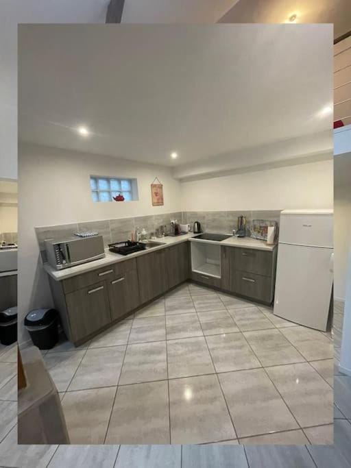 Le Convivial Climatisé Internet Apartment in Bourgogne-Franche-Comté