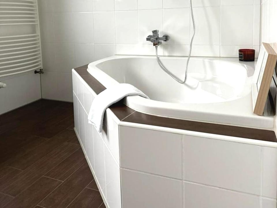 Bathroom, Living room