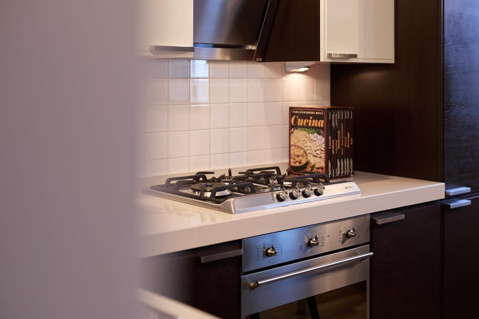 Kitchen or kitchenette, pet friendly, stove