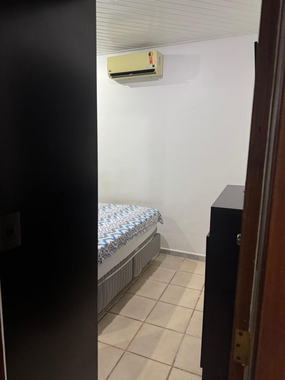 Bed, Bedroom, air conditioner
