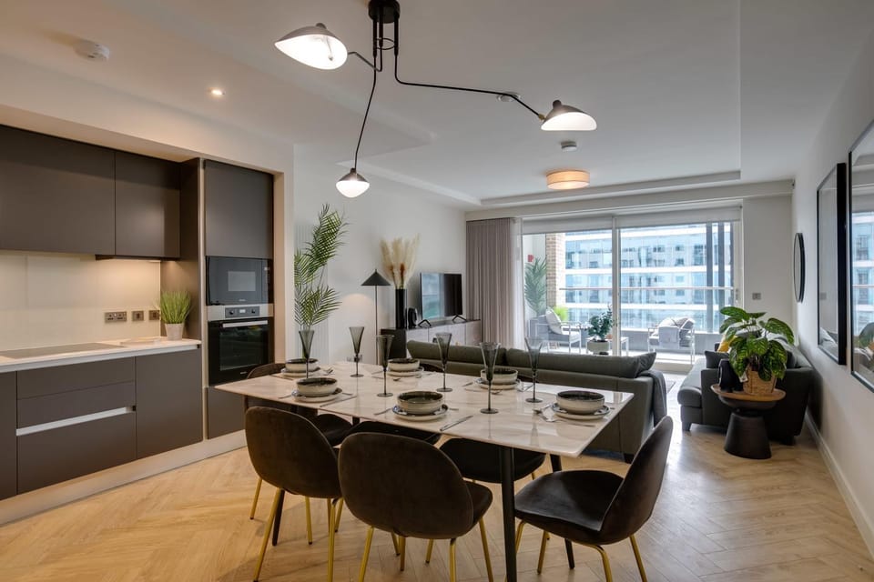 The Benson Two by Dublin At Home Apartment in Dublin