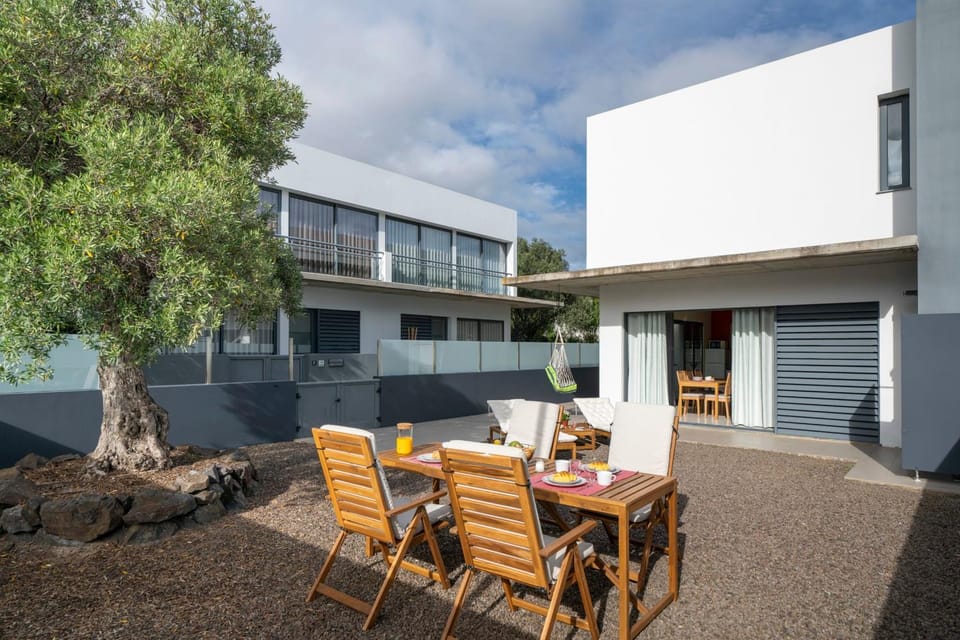 Property building, Balcony/Terrace, Seating area