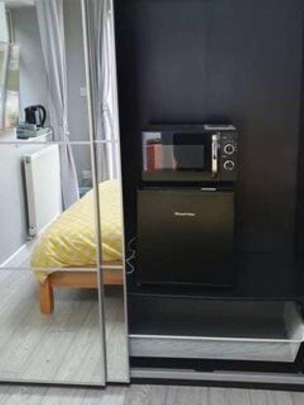 Lovely double room with en-suite bathroom Vacation rental in Edgware