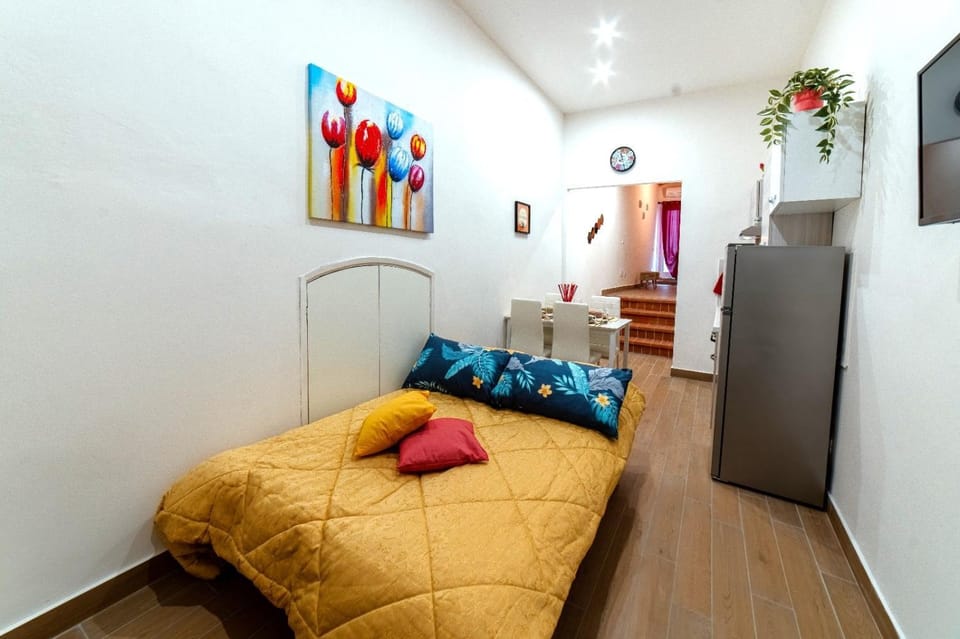 Communal lounge/ TV room, Bed, Living room, kitchen