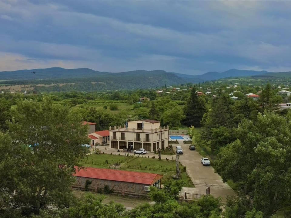 Property building, Spring, Day, Neighbourhood, Natural landscape, Bird's eye view, Mountain view, Location
