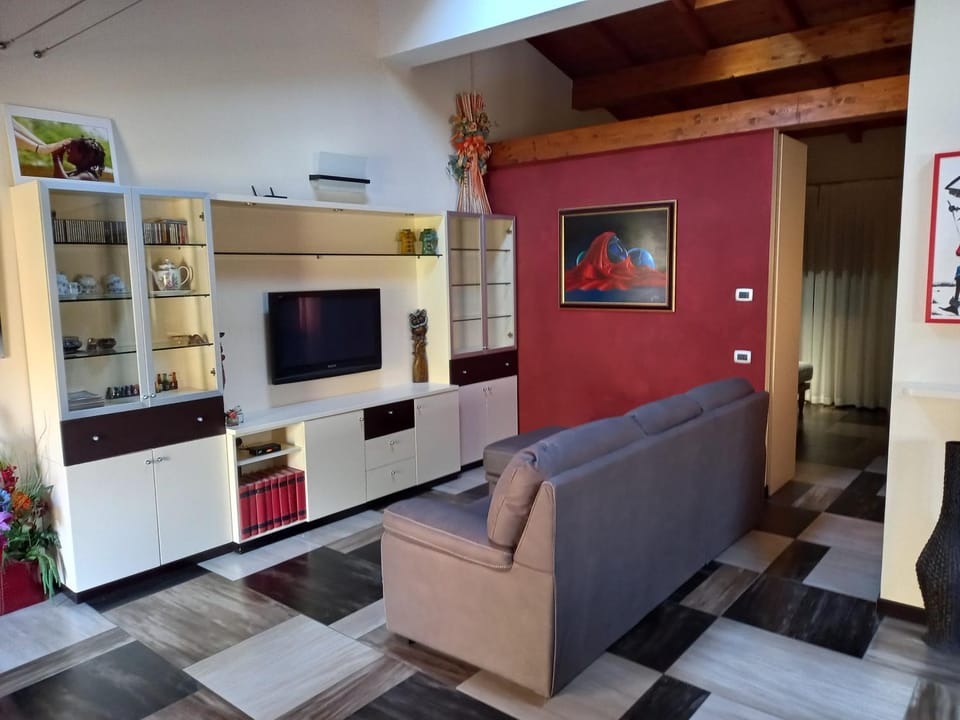 Communal lounge/ TV room, Living room