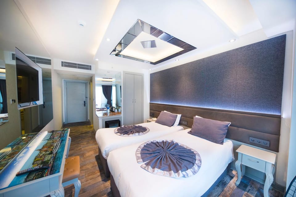 Restaurant/places to eat, Lobby or reception, Other, Photo of the whole room, Decorative detail, Area and facilities, Non alcoholic drinks