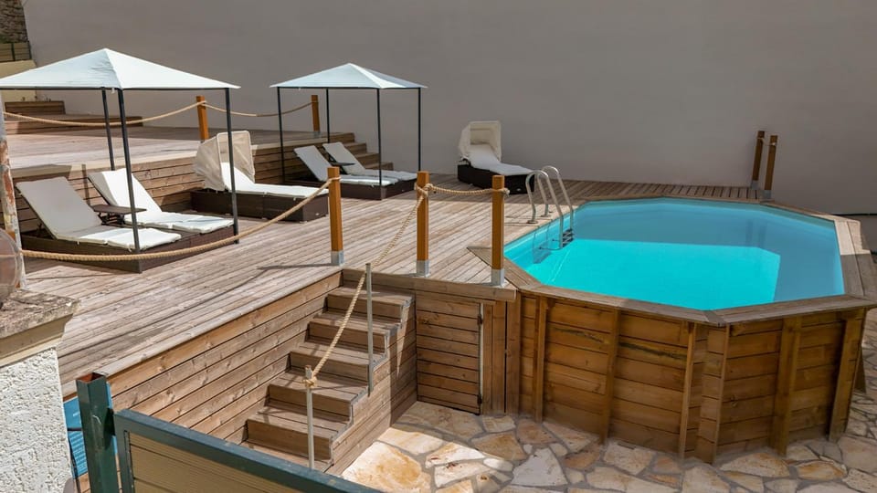 Pool view, Swimming pool
